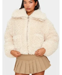 CREAM FAUX FUR POCKET DETAIL CROP JACKET